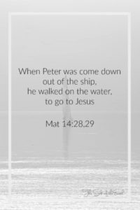 выйдите из лодки и продолжайте идти