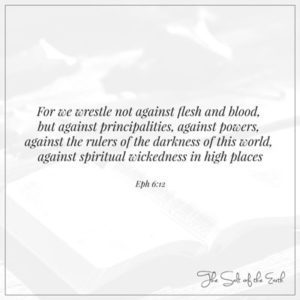 Изображение открыто библейские и библейские стихи Ефесянам 6-12 Ибо мы боремся не против плоти и крови, а против княжества сил правителей тьмы этого мира против духовного зла на высоких местах