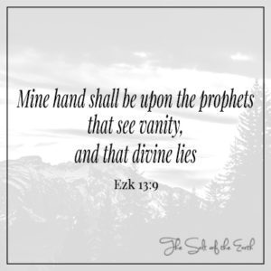 เอเสเคียล 13:9 ผู้เผยพระวจนะเท็จที่มองเห็นความไร้สาระและคำมุสาอันศักดิ์สิทธิ์