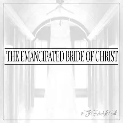 Свадебное платье, висящее в подходящих комнатах и название блога Эмансипированная невеста Христа